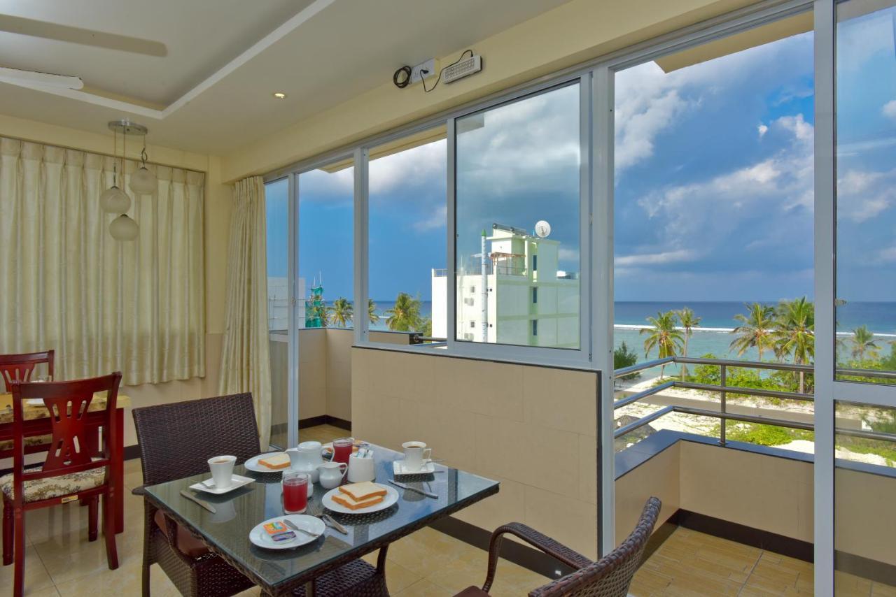 Crystal Beach Inn Malé Esterno foto