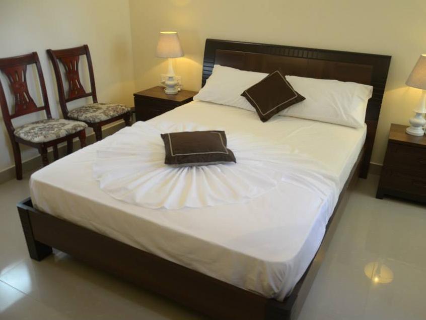 Crystal Beach Inn Malé Esterno foto