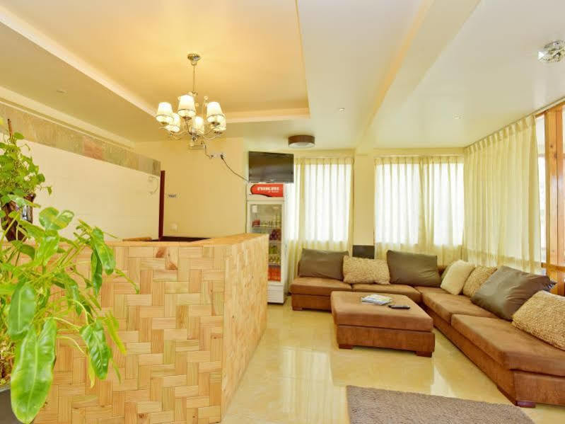 Crystal Beach Inn Malé Esterno foto